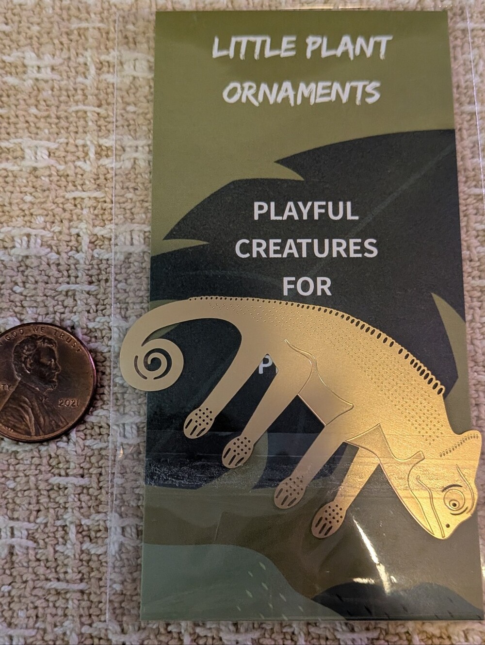Gold Chameleon Plant Ornament - Picture 2 of 3